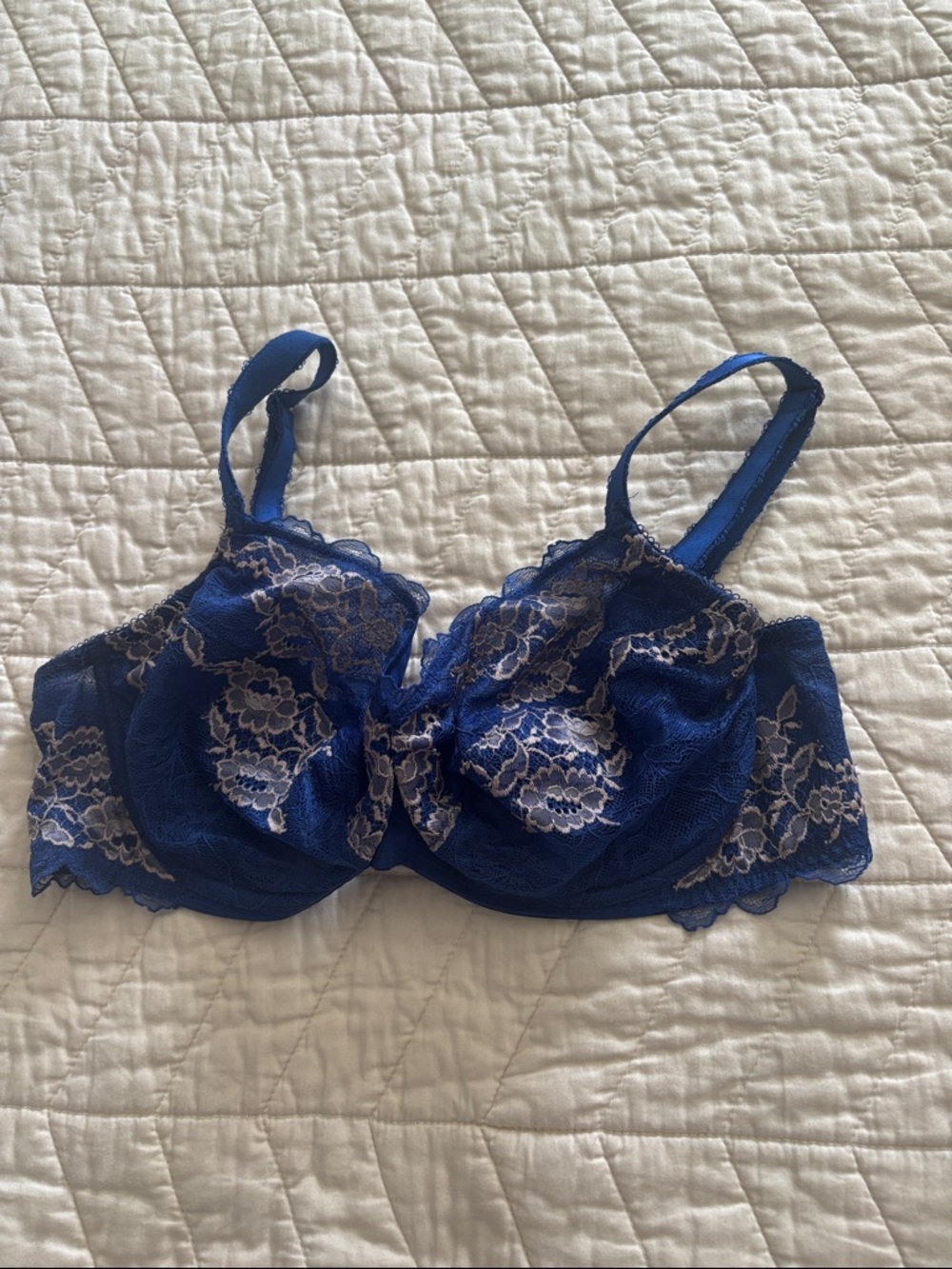 Wacoal Royal Blue Lacey Underwire Bra with Ivory Floral Accents 36D